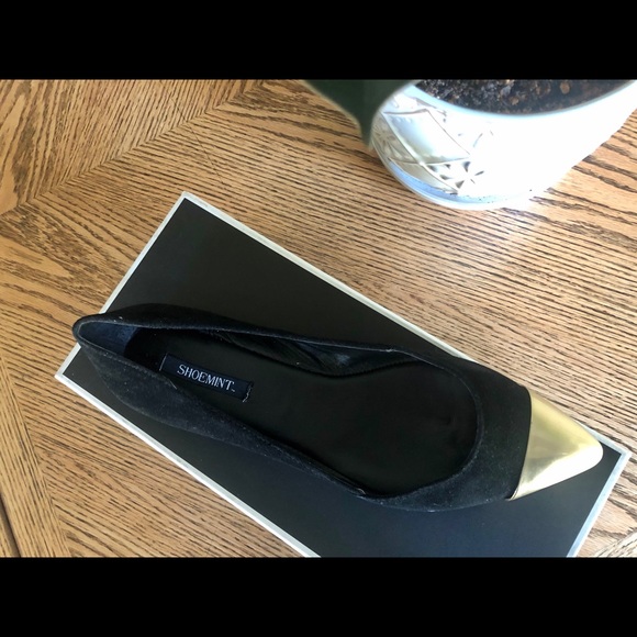 Black Suede Cap Pointed Toe Flats - Picture 2 of 6